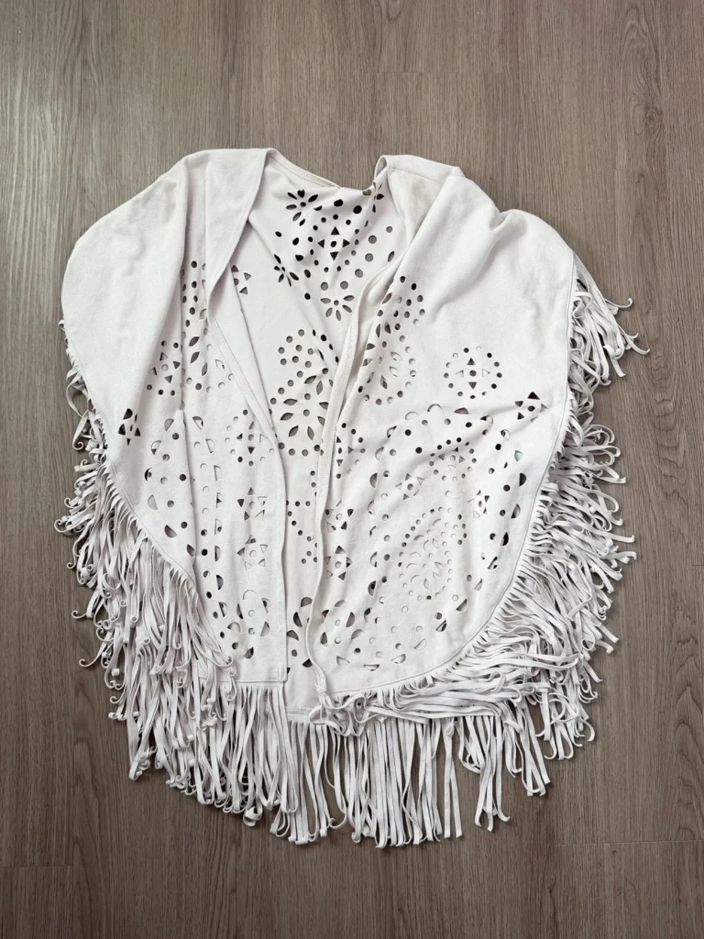 Hollister Light Blush Faux Suede Laser Cut Fringe Cape Poncho Size Large - Picture 5 of 5